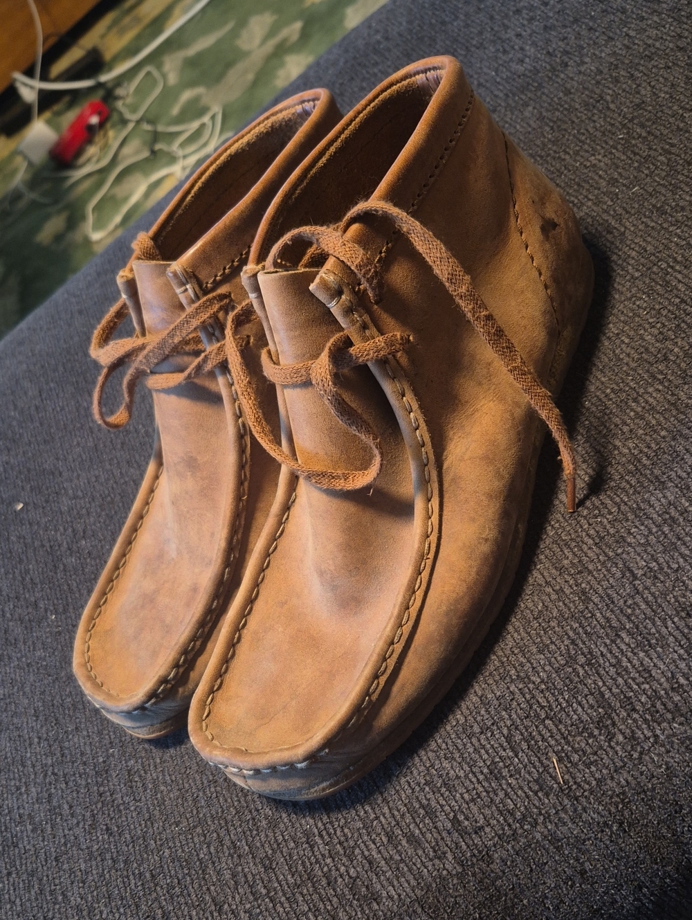 Clarks Men's Tan Suede Chukka Wallabee Boots